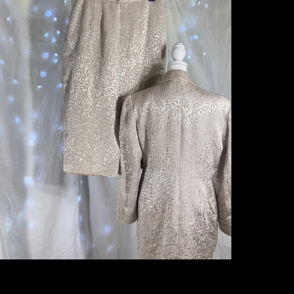 Lily Taylor Evening Skirt Set - Picture 2 of 14